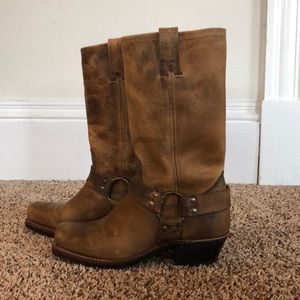 Barely-worn Frye Harness 12R Tan Boot Sz 7.5